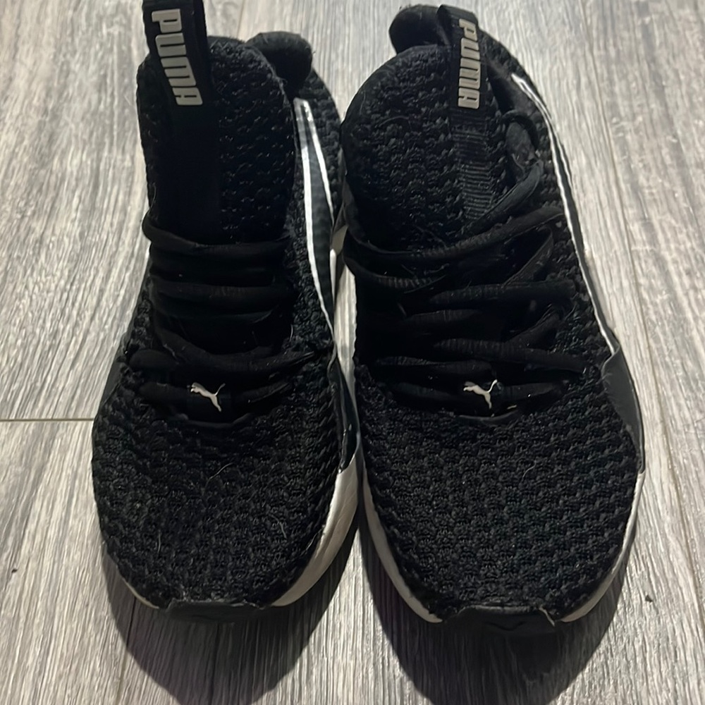 Black & White SoftFoam+ Puma Sneakers Size 6